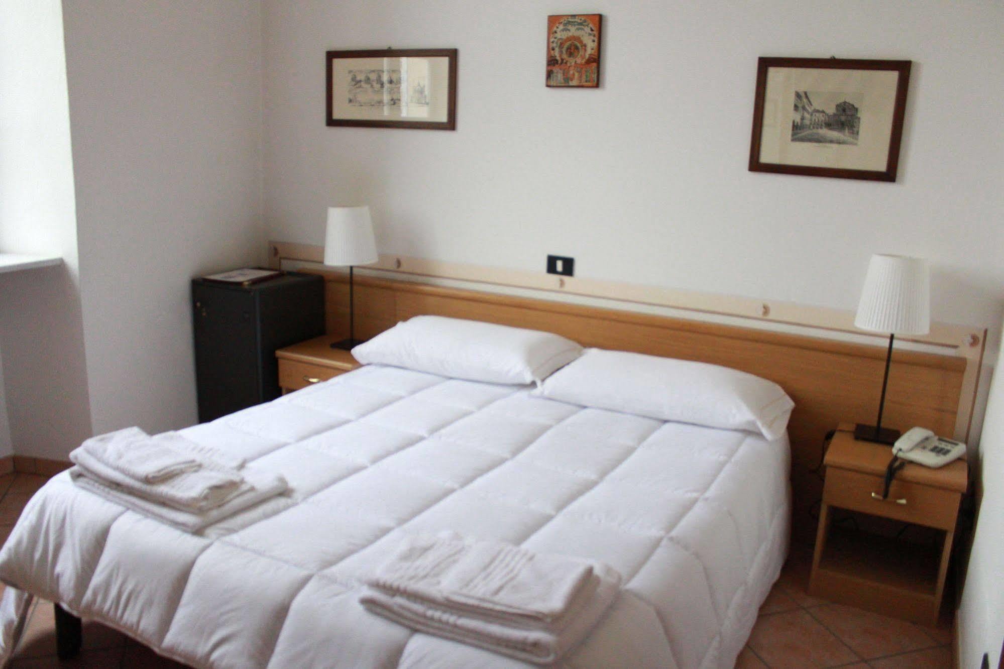 Hotel Portici Vicoforte エクステリア 写真