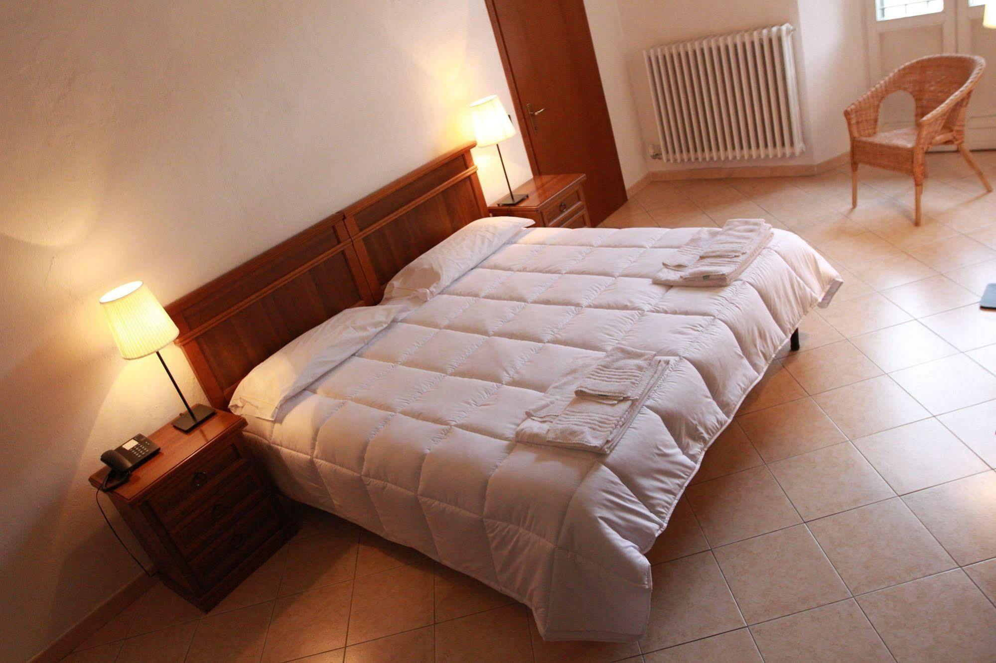 Hotel Portici Vicoforte エクステリア 写真